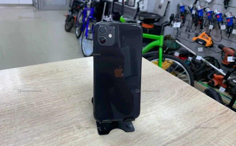 Apple iPhone 11 4/64 ГБ