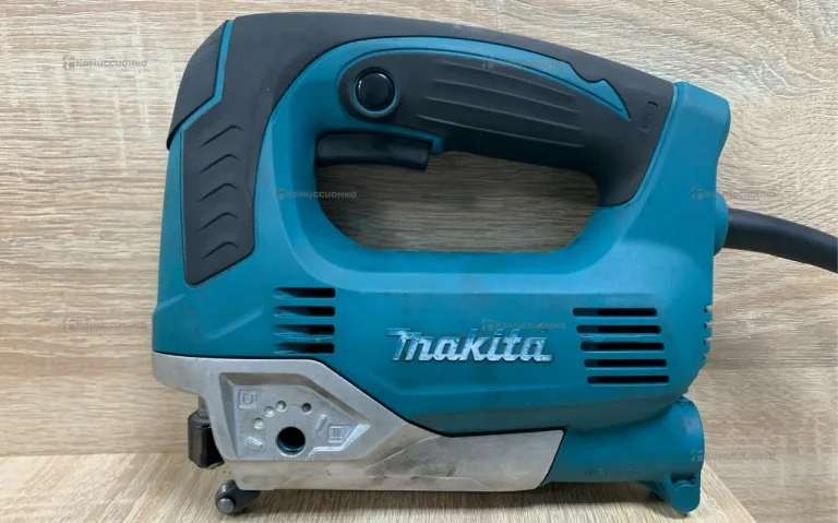 Лобзик Makita JV0600