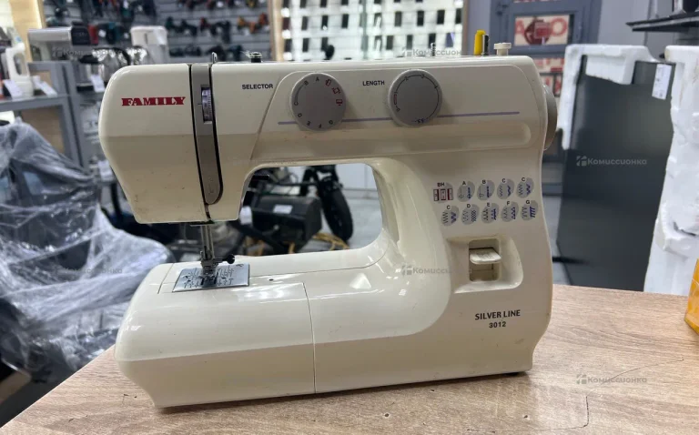 Швейная машина  Janome SL3012