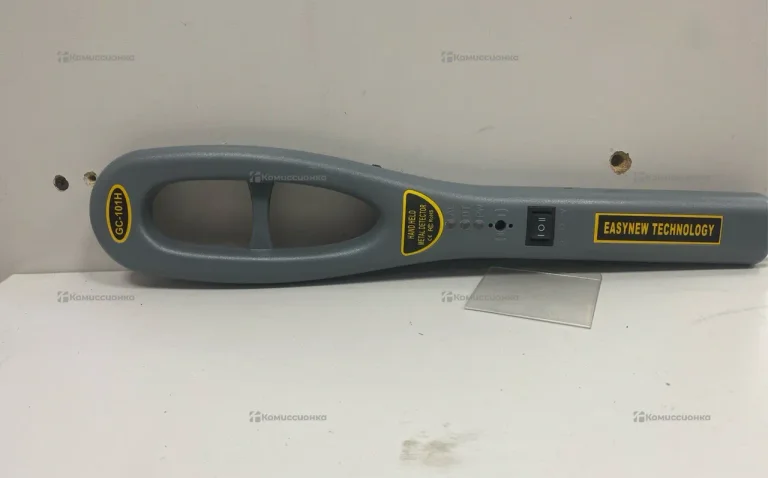 Hand held metal detector
