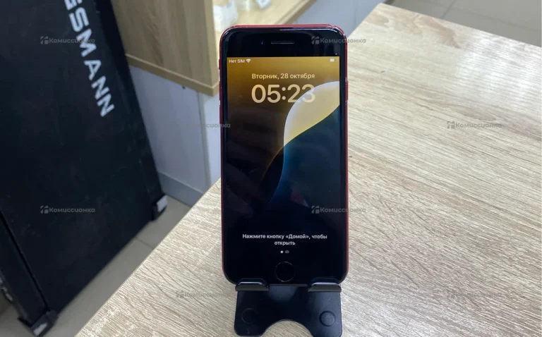 Apple iPhone SE (2020) 3/128 ГБ