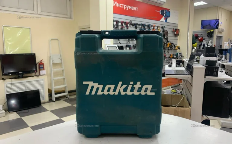 дрель шуруповерт Makita df488d