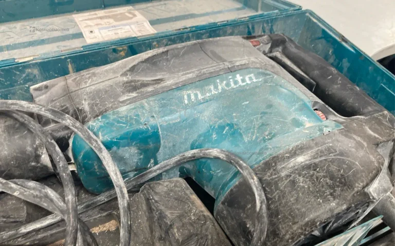 Перфоратор makita HR5201C