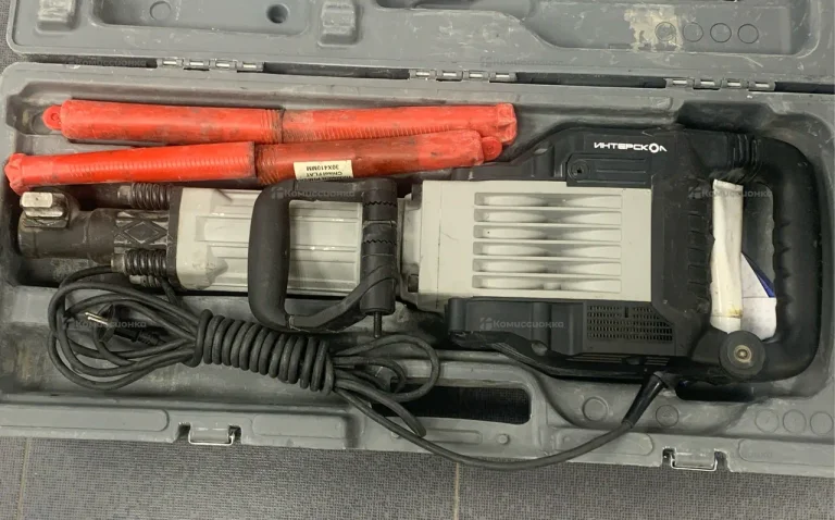 Отбойный молоток Интерскол М-32/2000В