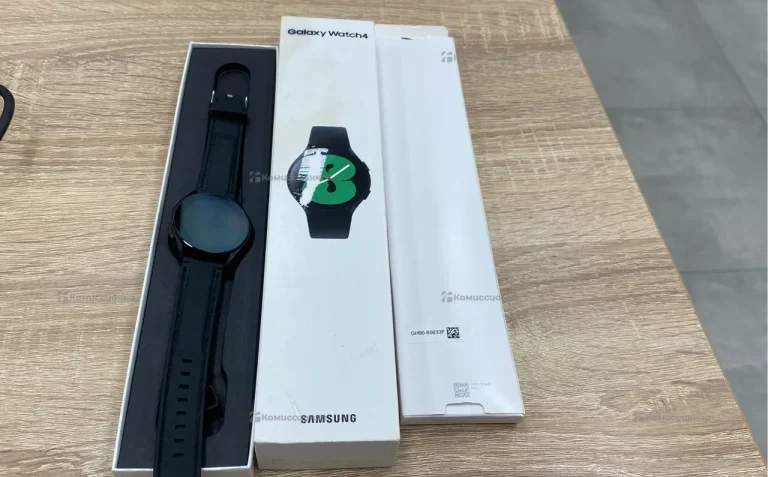 Часы  Galaxy Watch4