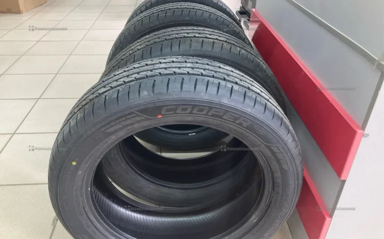 Cooper Evolution CTT 225/55R19