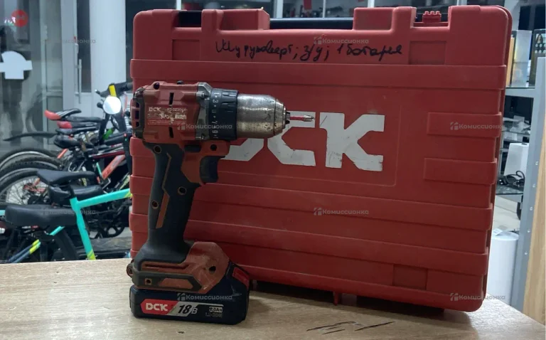 Аккумуляторный шуруповерт DCK kdjz2060