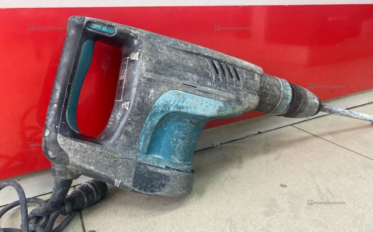 Отбойный молоток Makita HM 1203 C