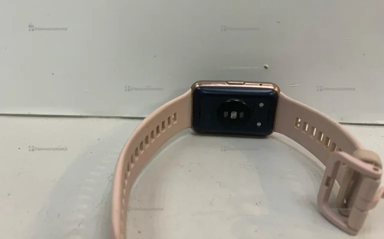 Часы  Huawei Watch Fit