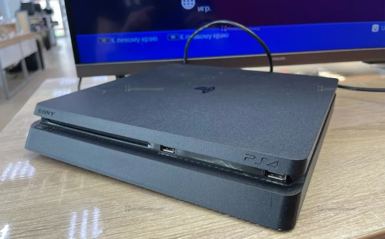Приставка PS4  slim 256g