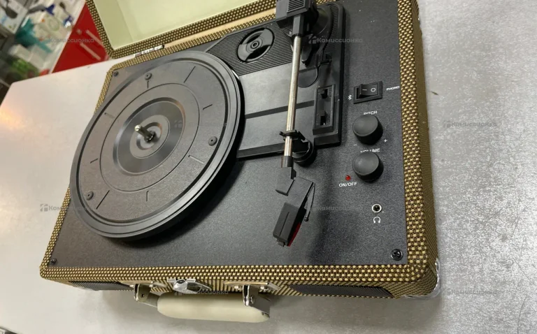 Проигрыватель Crosley CR8005 Deluxe