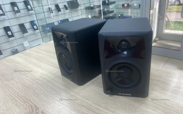 Активные студийные мониторы M-Audio AV32