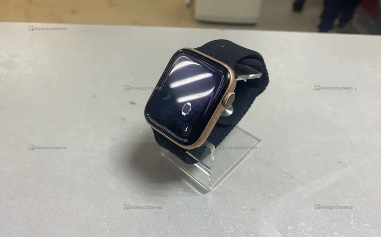 Часы  Apple Watch series 4