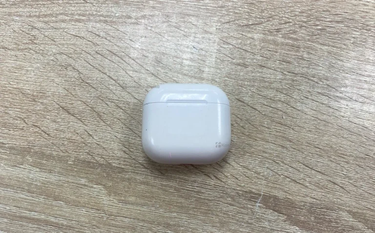 Наушники AirPods 4