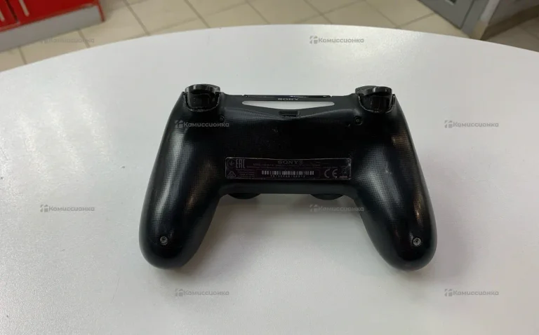 джойстик для ps4.
