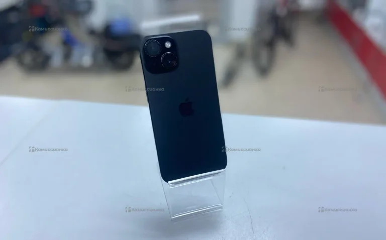 Apple iPhone 15 6/128 ГБ ESIM