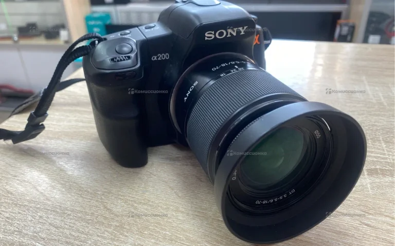 Фотоаппарат  SONY a200