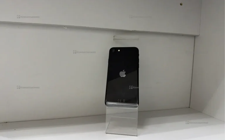 Apple iPhone SE (2020) 3/128 ГБ