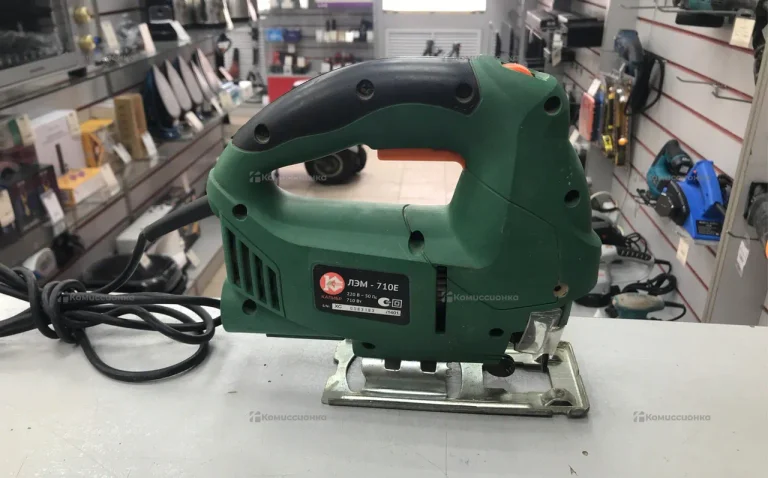 Лобзик Калибр ЛЭМ-710Е