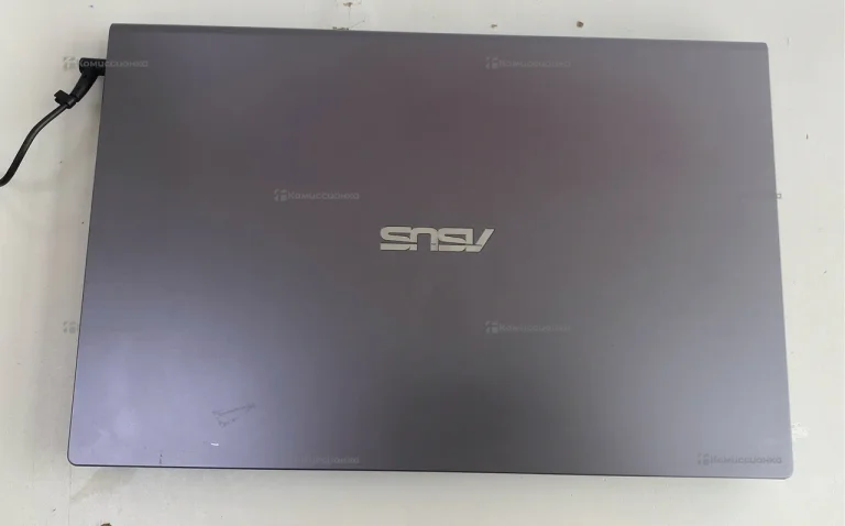 Ноутбук  Asus R521F