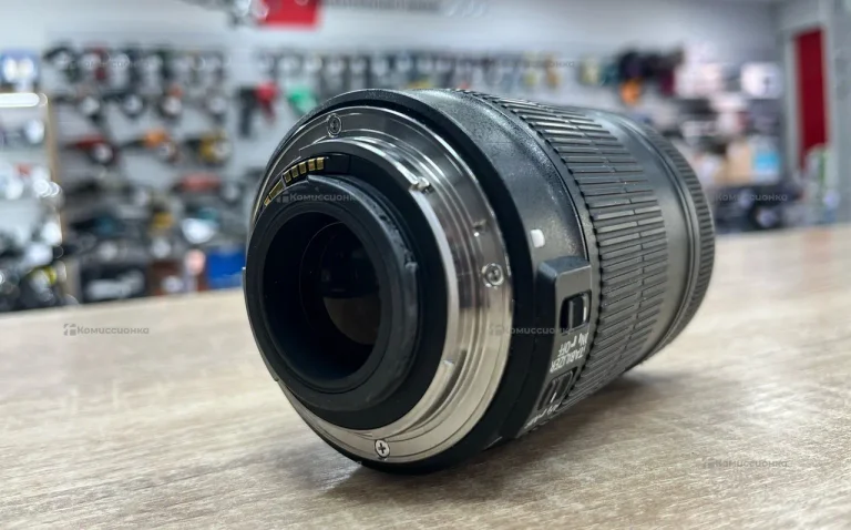Объектив Canon EFS 18-135mm