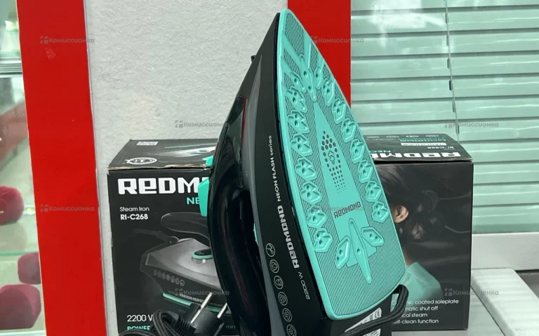 Утюг Redmond Ri-C268