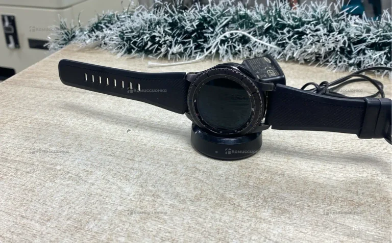 Часы  Samsung gear s3
