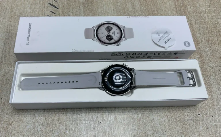 Часы  Xiaomi Watch S4