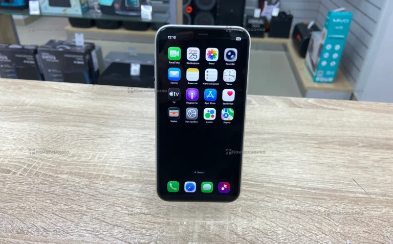 Apple iPhone 11 4/64 ГБ