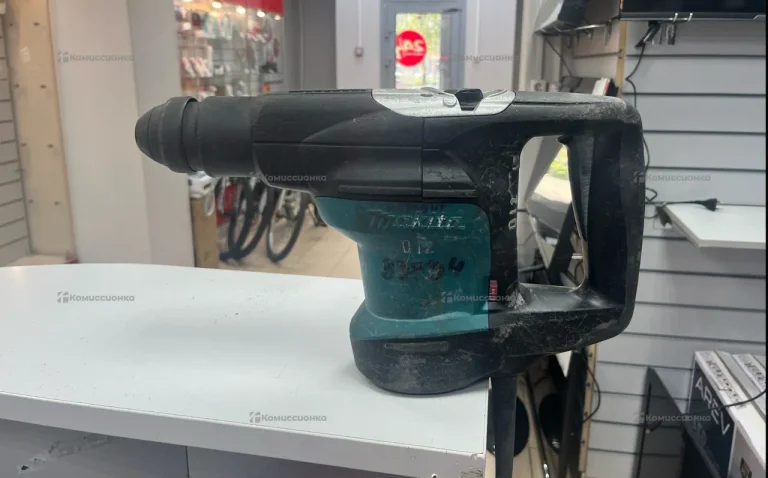 Перфоратор Makita HR 3200