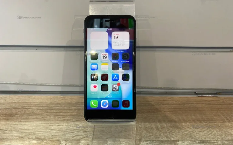 Apple iPhone SE (2022) 4/64 ГБ
