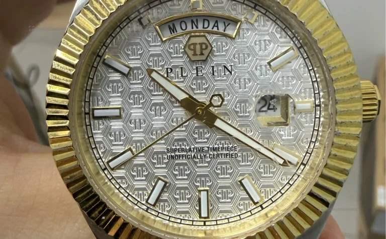Часы  Philipp Plein