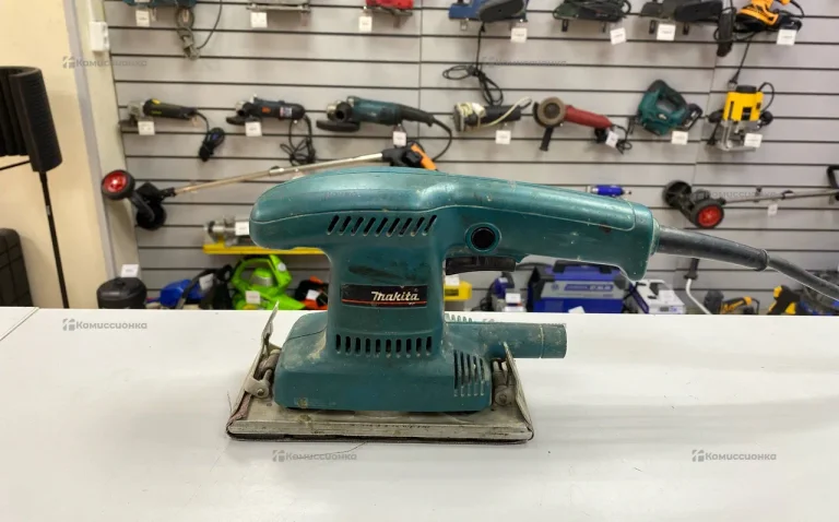 Шлифовальная машина Makita BO 3700