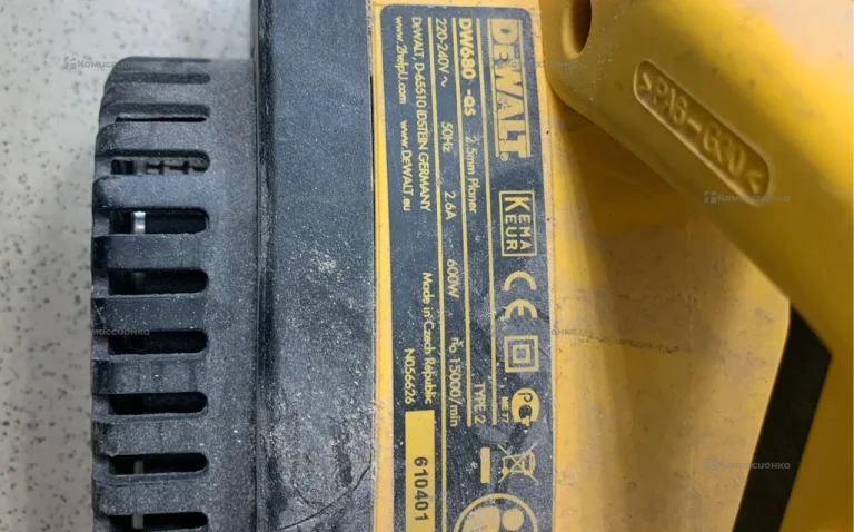 Электрорубанок Dewalt DW 680