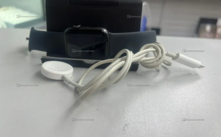 Часы  Apple Watch SE 44m