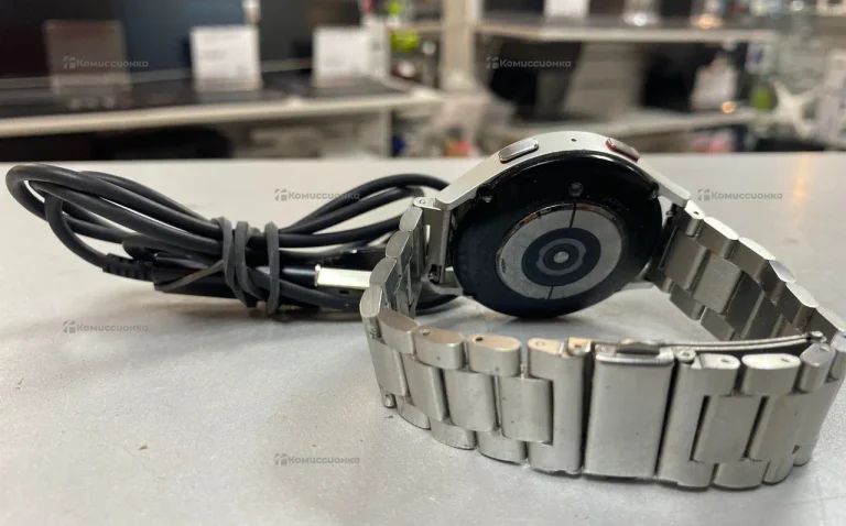 Часы  Samsung Galaxy Watch 5 42 mm