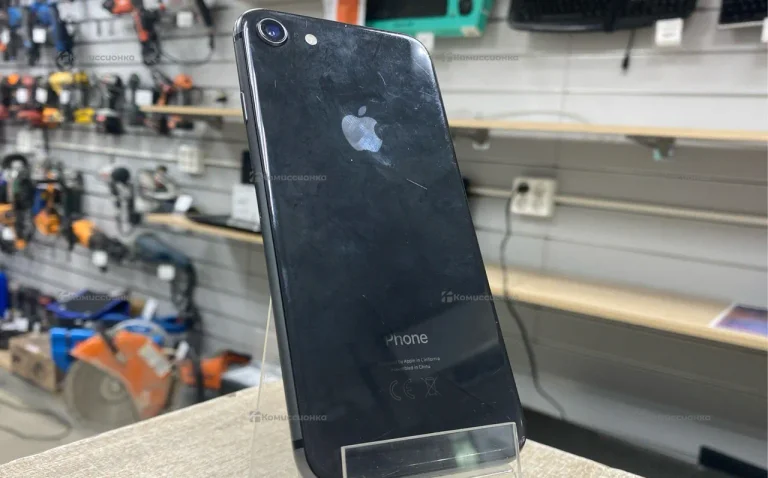 Apple iPhone 8 2/64 ГБ