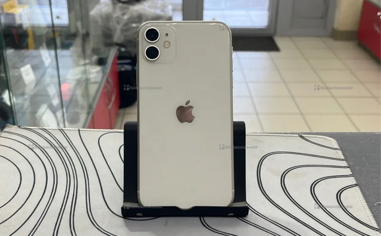 Apple iPhone 11 4/64 ГБ