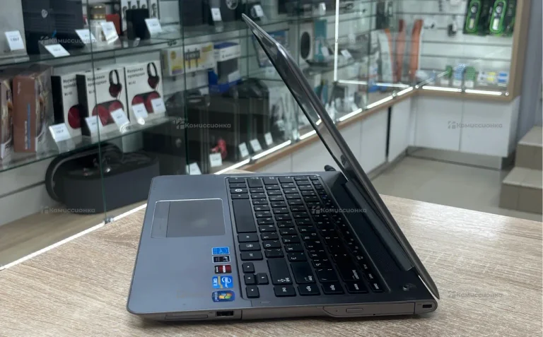 Ноутбук  Samsung np530u4b