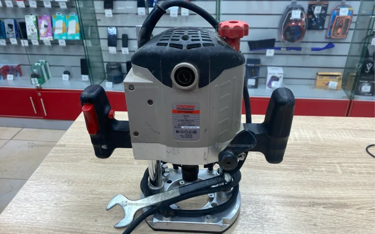 Фрезер crown CT11102