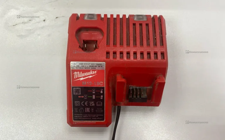 шуруповерт Milwaukee M12-18C