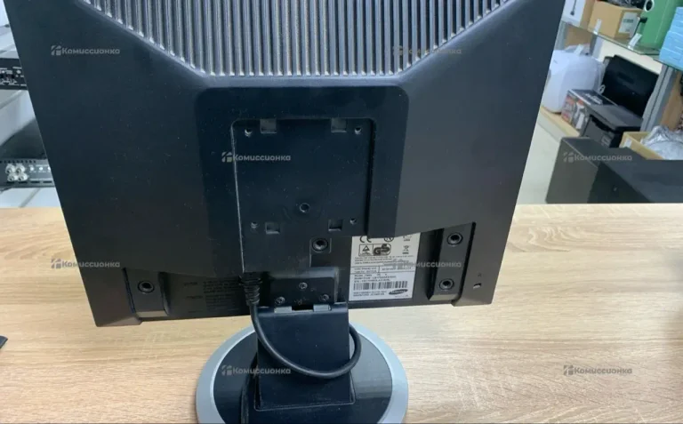 Монитор Samsung SyncMaster 720N