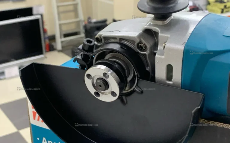 УШМ Makita GA9050
