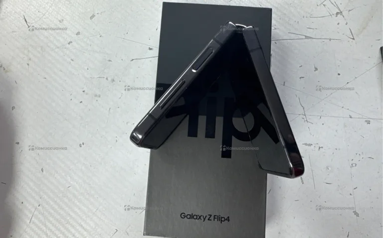 Samsung Galaxy Z Flip4 8/256 ГБ