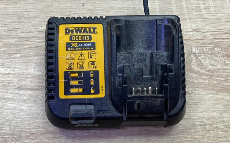 Зарядное устройство dewalt dcb115