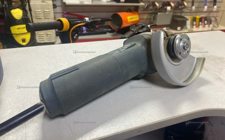 Угловая шлифмашина Bosch GWS 660