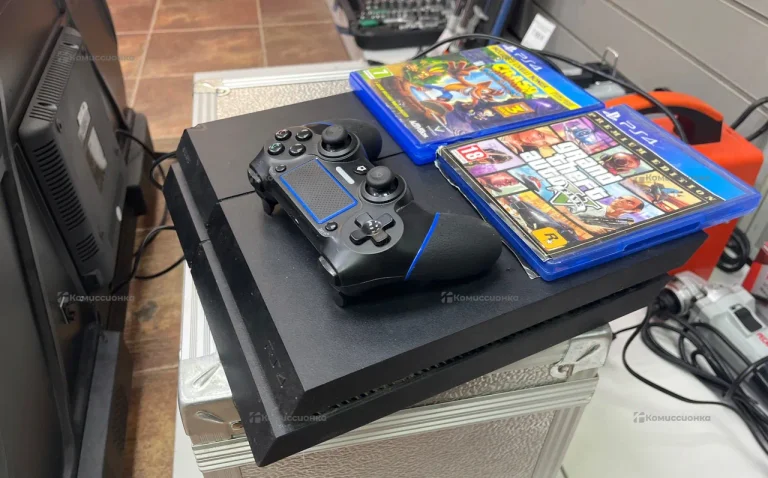 Игровая приставка Sony PlayStation 4