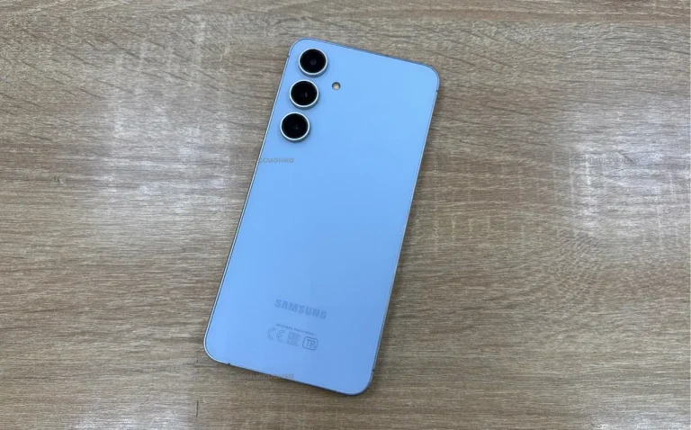 Samsung Galaxy S24 FE 8/128 ГБ