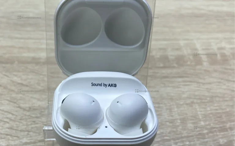Samsung by akg
