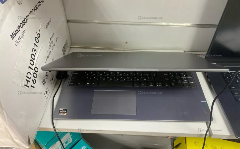 Ноутбук Lenovo 82RN